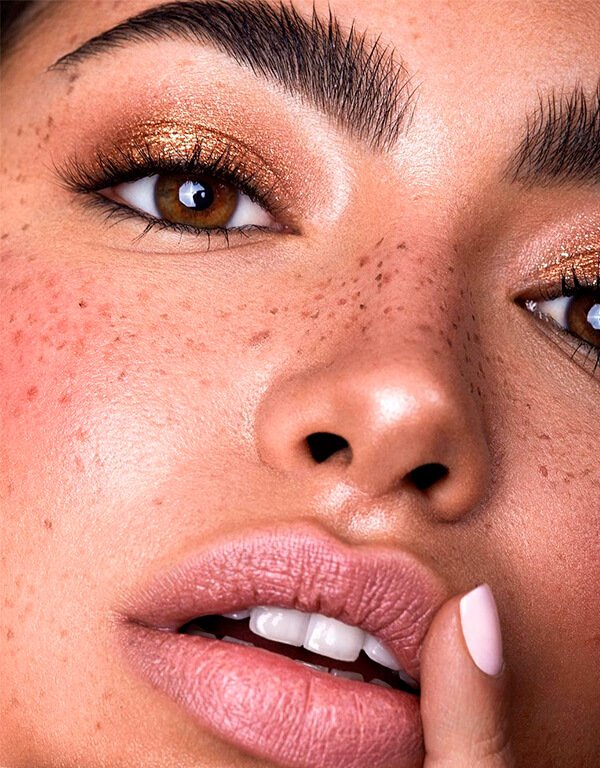 Blush: Um Toque de Cor que Complementa as Sardas - inspiração 2