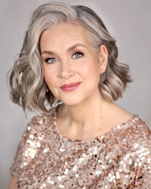 Maquiagem para Ocasiões Especiais: Brilho Que Encanta - inspiração 1