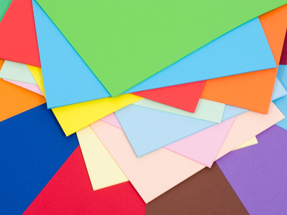 O charme vintage: Papéis com texturas e cores que remetem ao passado para um toque de nostalgia. - inspiração 2