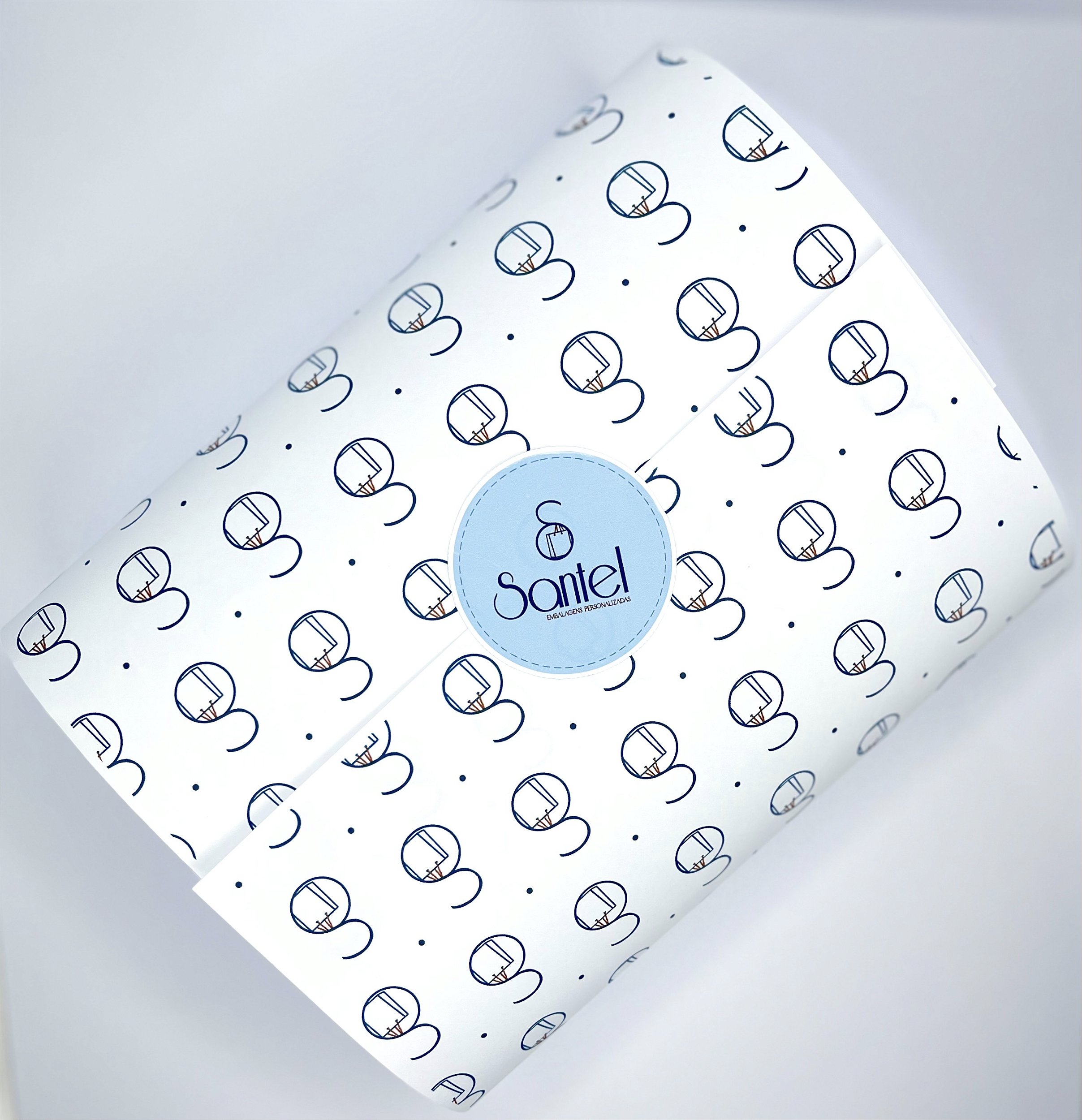 Papéis metalizados e perolados: Brilho e reflexos que adicionam um glamour especial. - inspiração 2