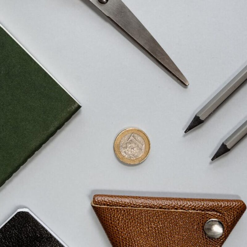 Diferencie desejo de necessidade: Essa clareza evita compras por impulso. - inspiração 2