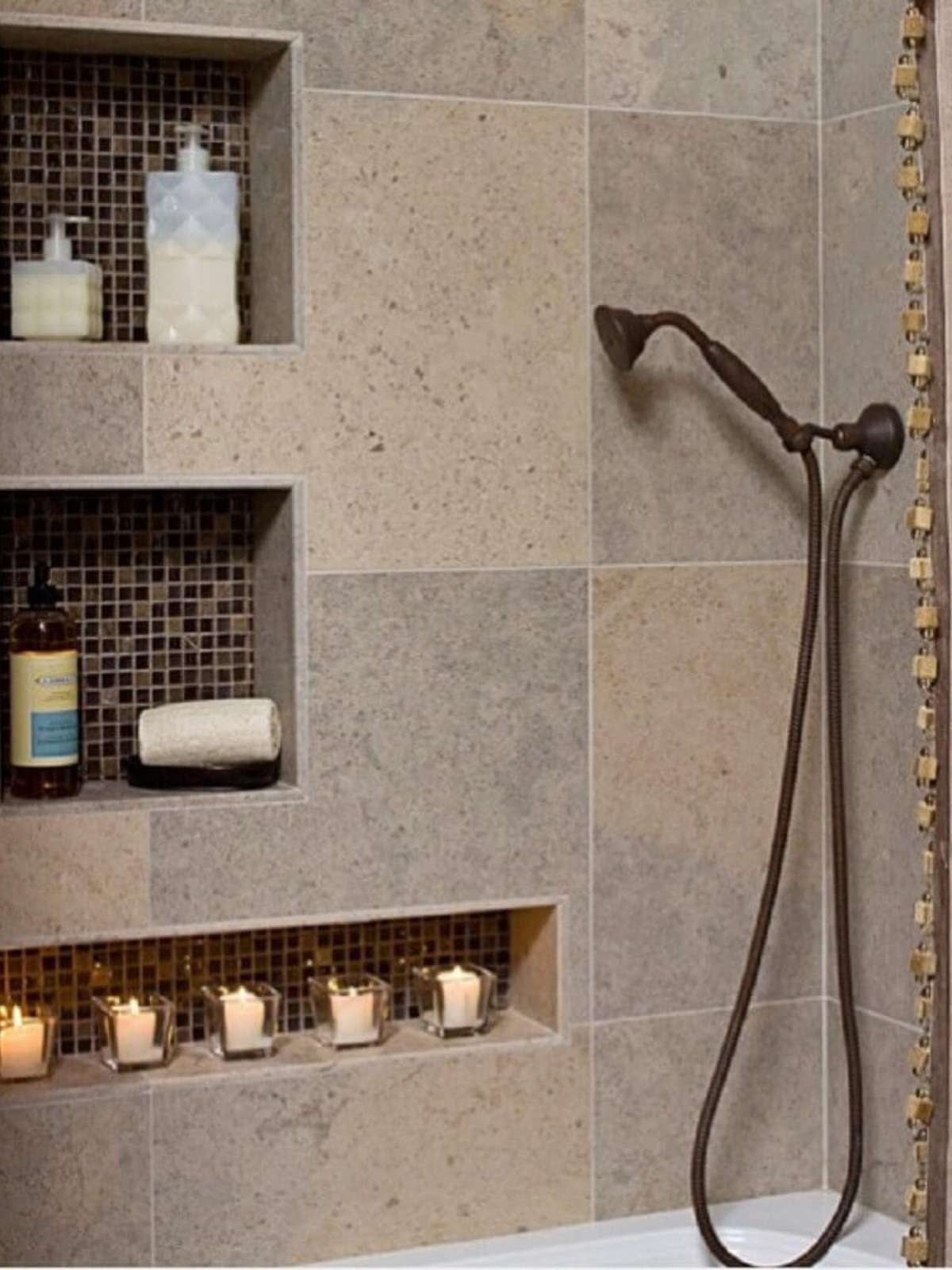 Nicho Revestido com Pedra Natural: Elegância Rústica - inspiração 2