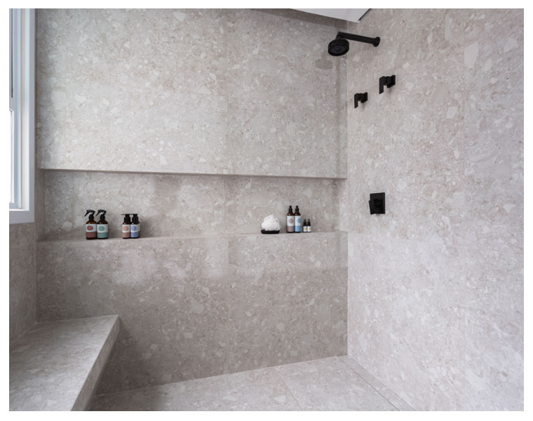 Nicho com Portas de Vidro: Proteção e Estilo - inspiração 1