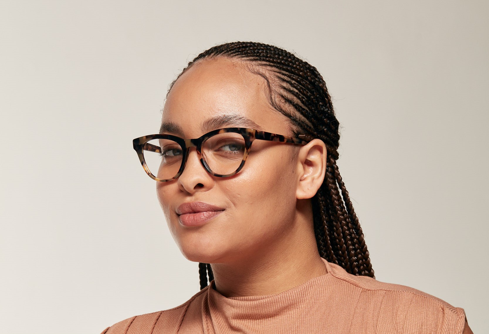 O Poder das Cores: Como Combinar Armações com Seu Guarda-Roupa - inspiração 2