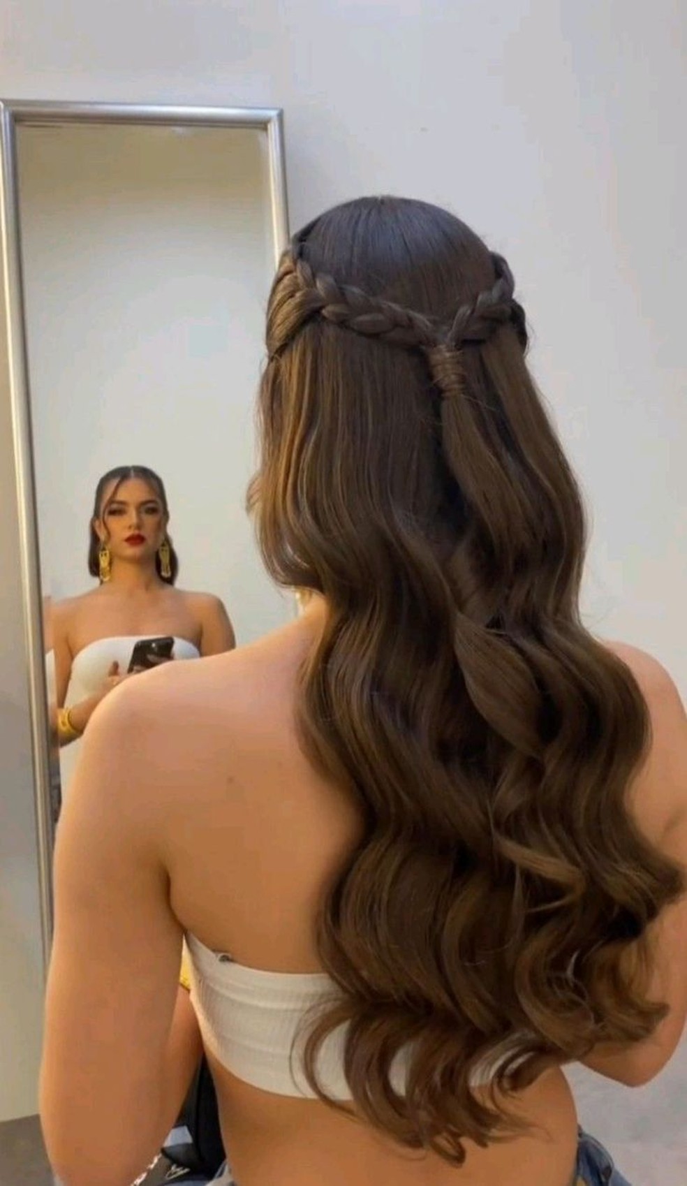 Trança Lateral Despojada para um Toque Romântico - inspiração 2