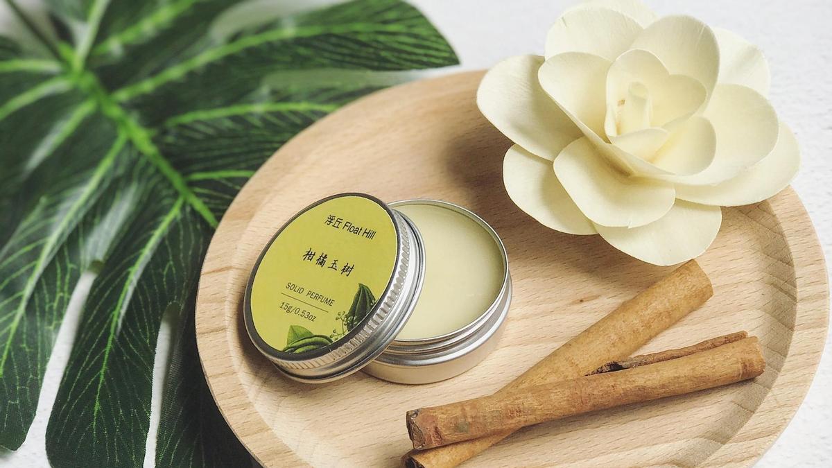 Os Melhores Momentos Para Usar Perfume Sólido - inspiração 1