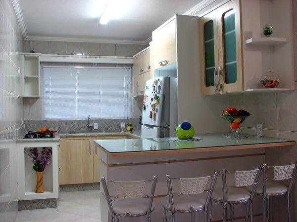 Armazenamento Vertical: Aproveitando a Altura Total das Paredes - inspiração 1