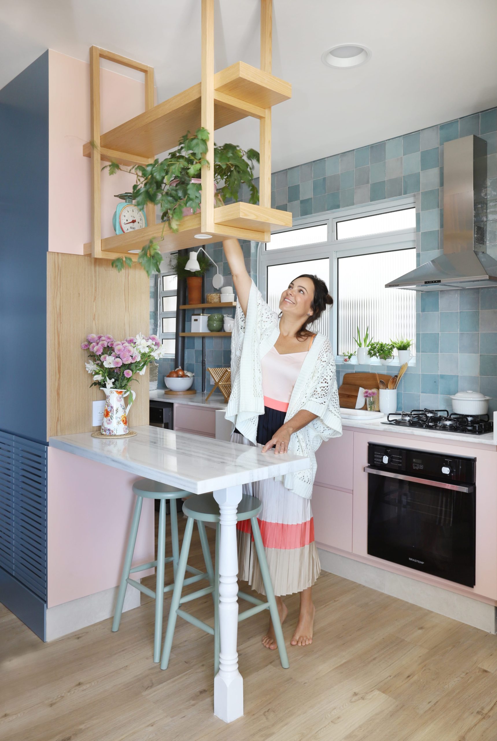 O Layout em U: Integrando Bancada e Armazenamento - inspiração 2