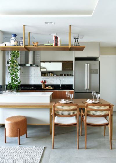 Cantinhos Otimizados: Mesas e Bancadas Pequenas com Estilo - inspiração 2