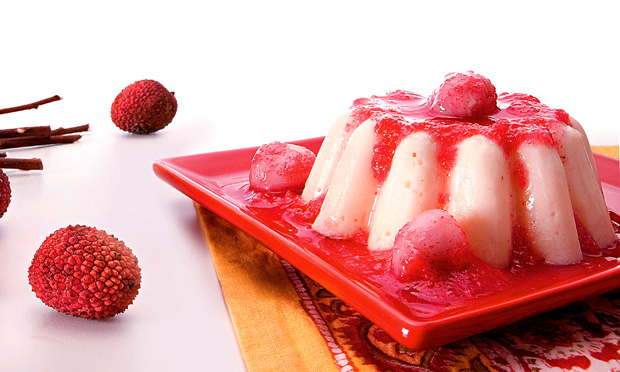 Bolo Fofo com Calda de Lichia: Um Clássico Reinventado - inspiração 1