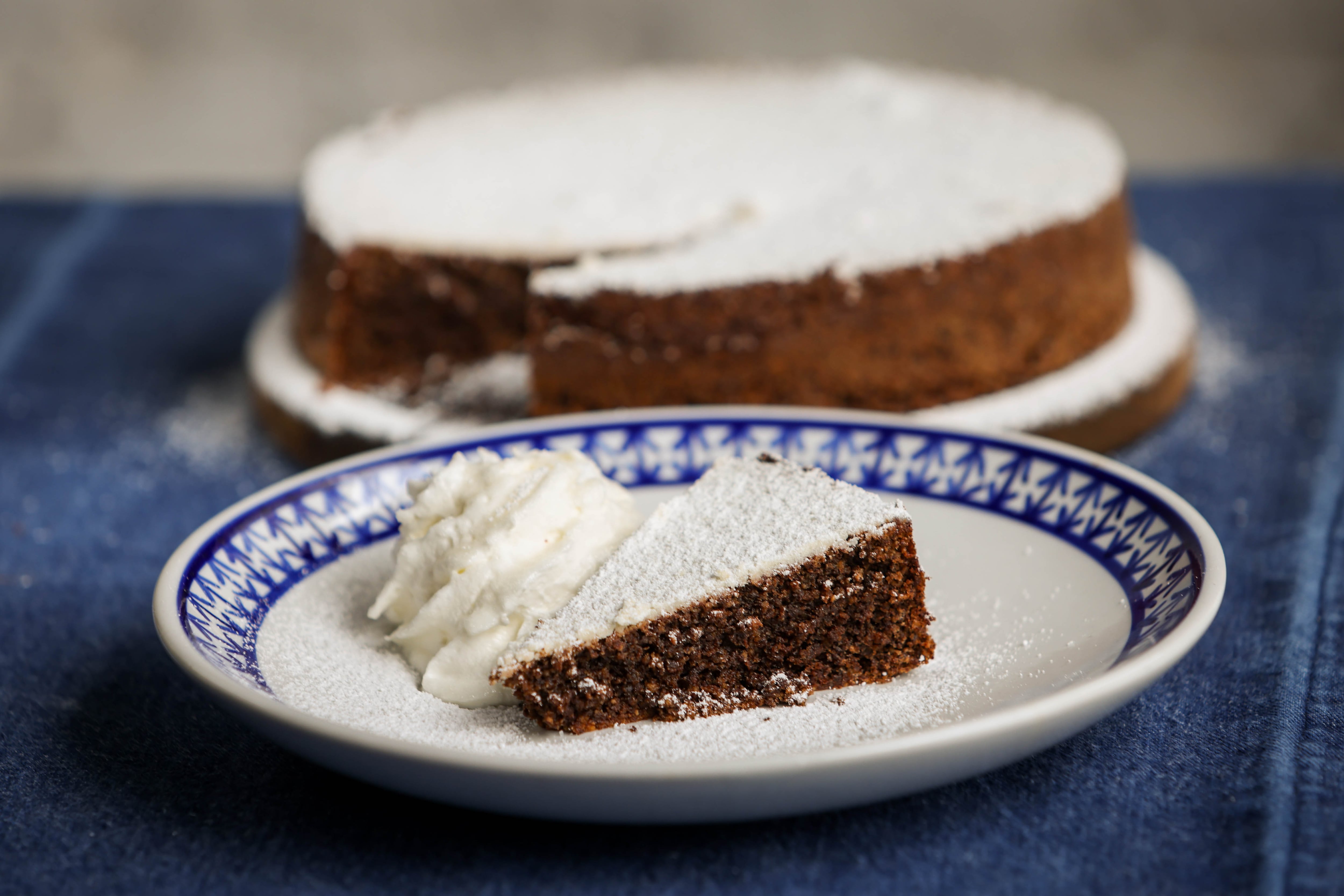 Sobremesa Elegante: Crumble Quente de Uvaia com Farofa Crocante - inspiração 1