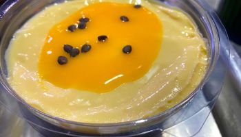 Sobremesa Elegante: Crumble Quente de Uvaia com Farofa Crocante - inspiração 2