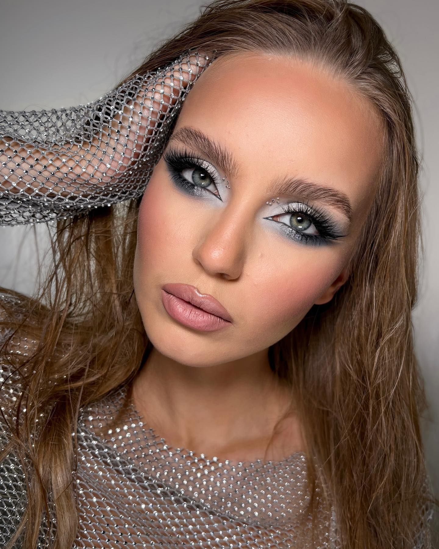 Sombra Colorida e o Tom da Sua Pele: Uma Combinação Perfeita - inspiração 1