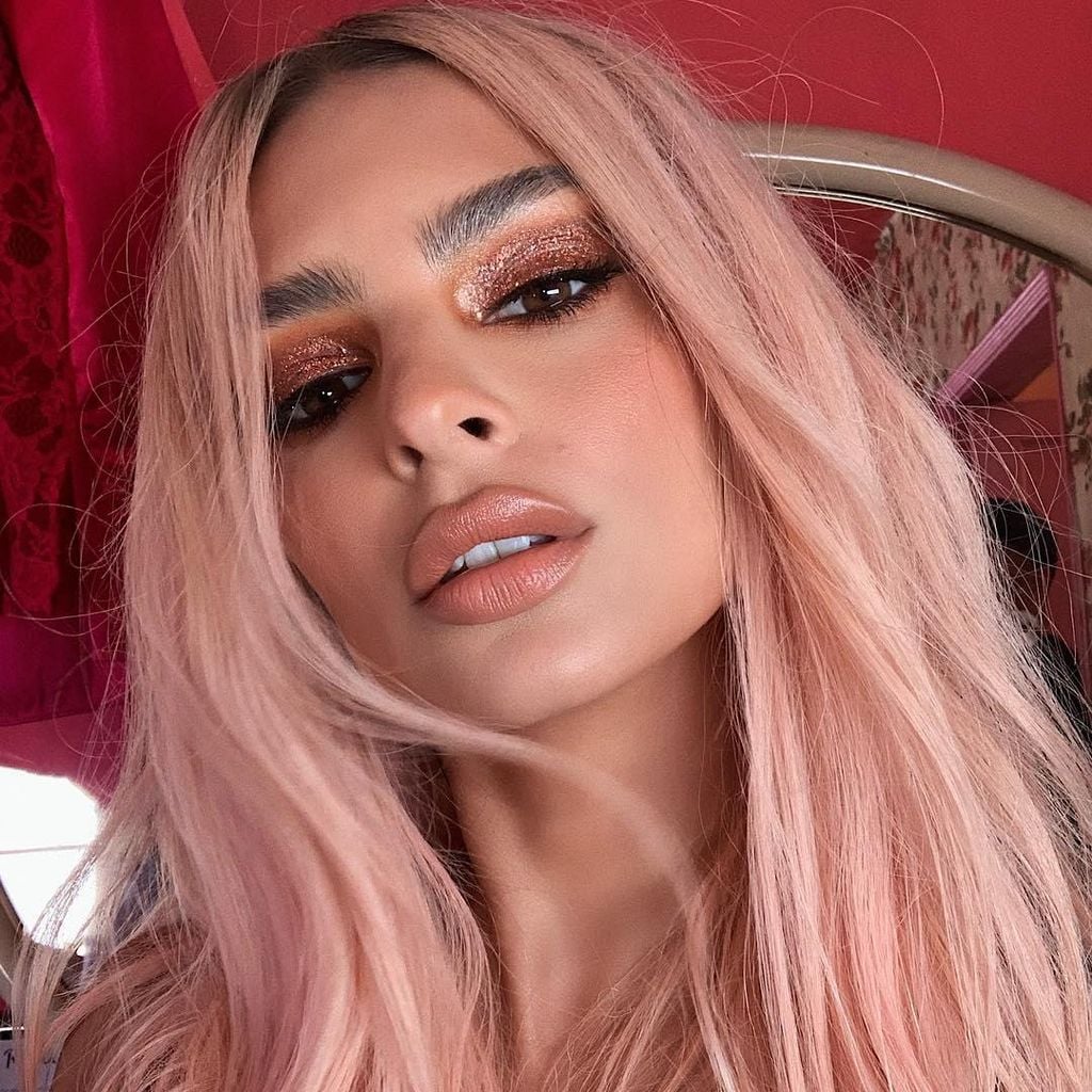 Sombra Líquida com Glitter: Brilho na Medida Certa - inspiração 1