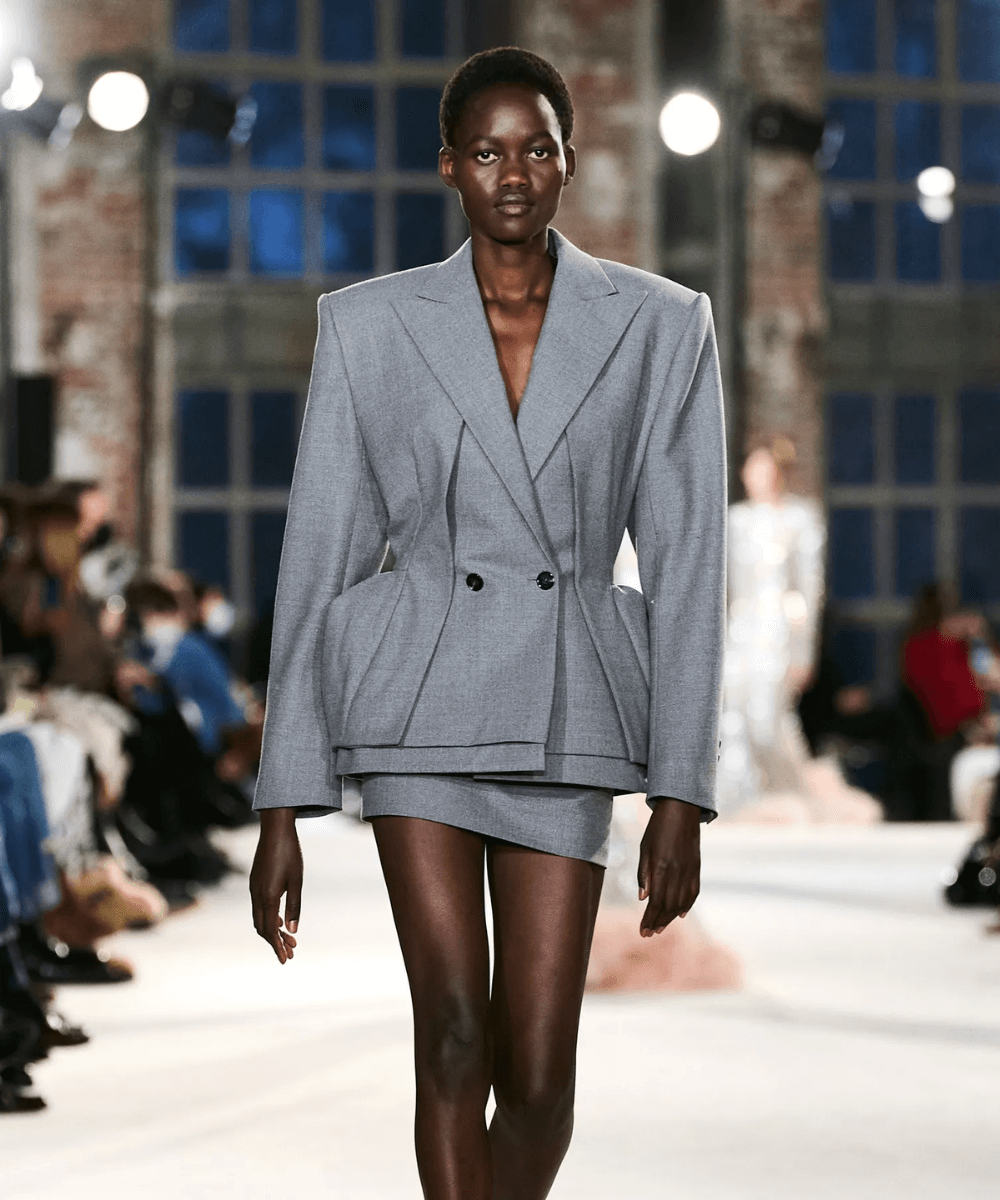 Comprimento Mini Reinventado: Conforto e Estilo - inspiração 1