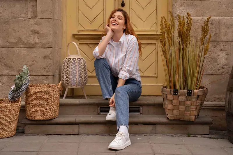 Calças Que Abraçam o Tênis: Jeans Flare, Pantalonas e Modelagens Ideais - inspiração 2