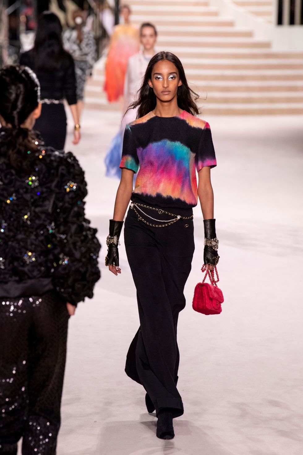 Tie Dye em Cores Clássicas: Sofisticação Reinventada - inspiração 2