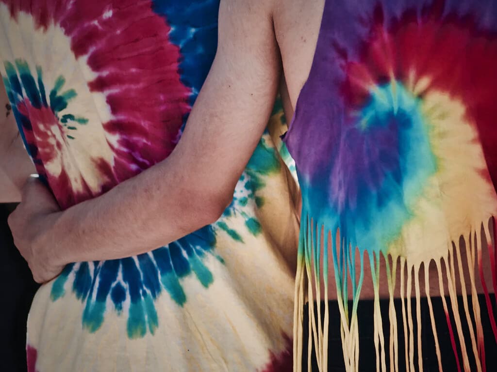 Tie Dye para Noite: Brilho e Modernidade - inspiração 2