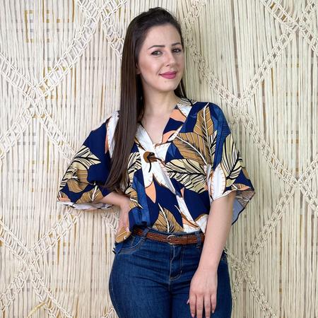 Estilo Despojado e Frescor: A Blusa de Linho é Sua Melhor Escolha para o Calor - inspiração 1