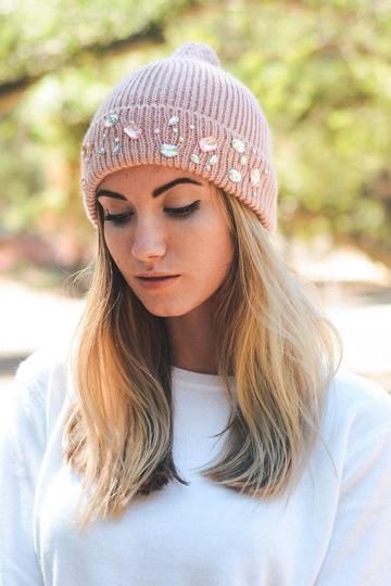 Looks de Inverno Descolados: Touca e Gorro em Ação - inspiração 2