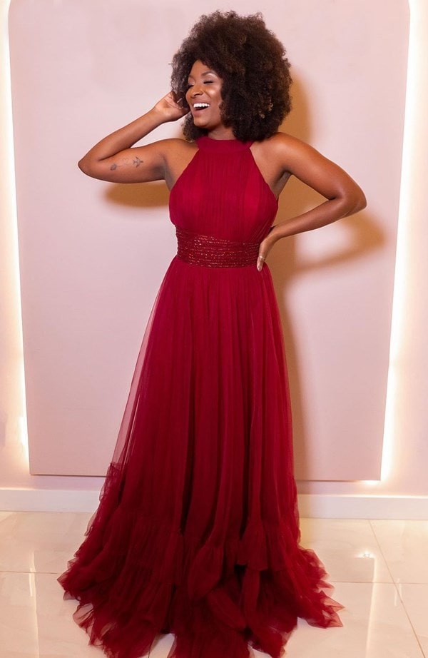 Dicas de Penteado Que Harmonizam com o Look - inspiração 1