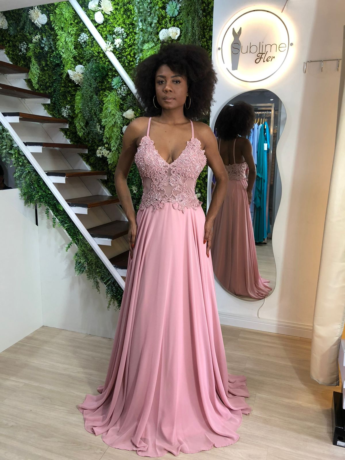 O Poder dos Detalhes: Bordados, Babados e Recortes Estratégicos - inspiração 1