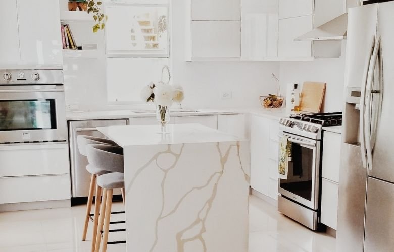 decoração cozinha bege e madeira