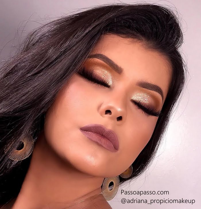 Dicas de maquiagem para vestido azul serenity: Leveza e delicadeza