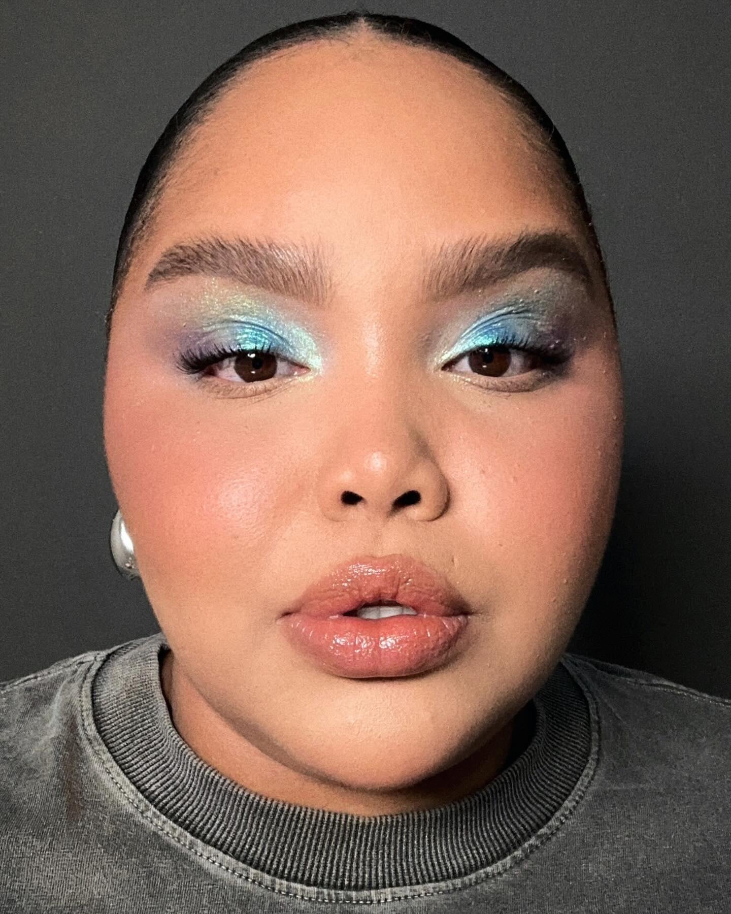 15 ideias de maquiagem para vestido azul descubra o look perfeito