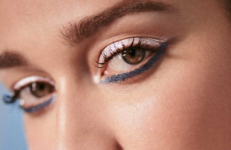 Maquiagem para vestido azul royal: Dicas de expert