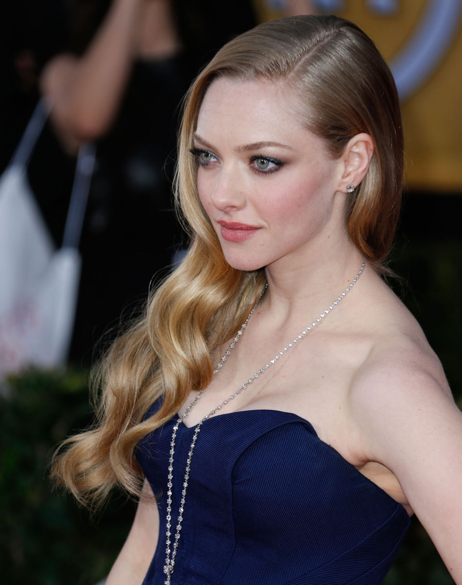 Maquiagem para vestido azul royal: Dicas de expert