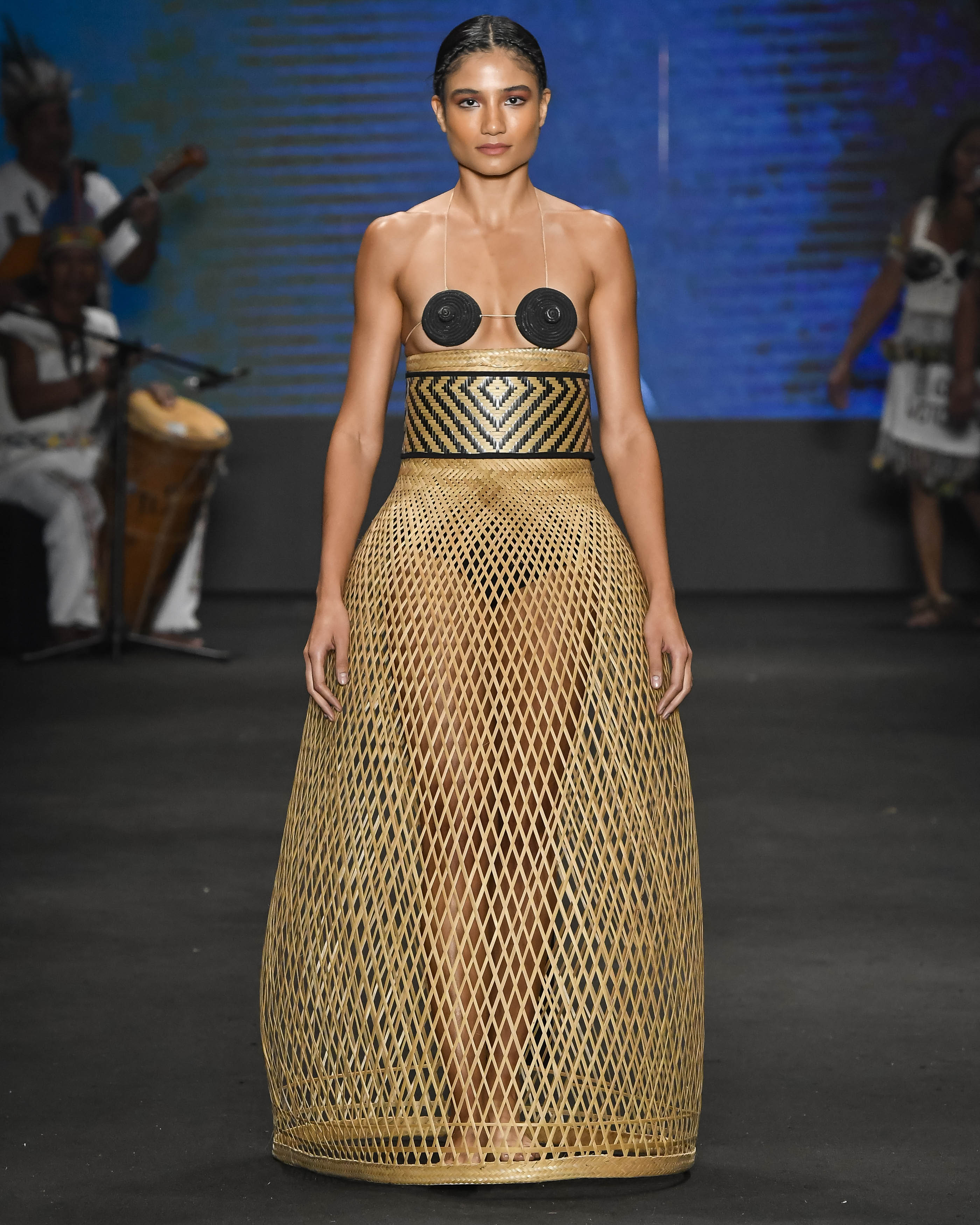 a moda indigena brasileira