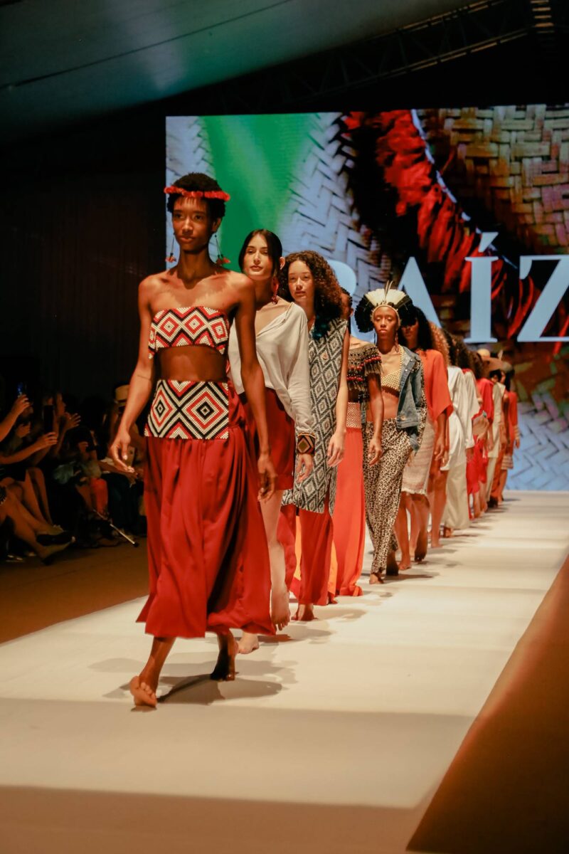 Matérias-Primas Ancestrais: O Segredo da Sustentabilidade na Moda Indígena