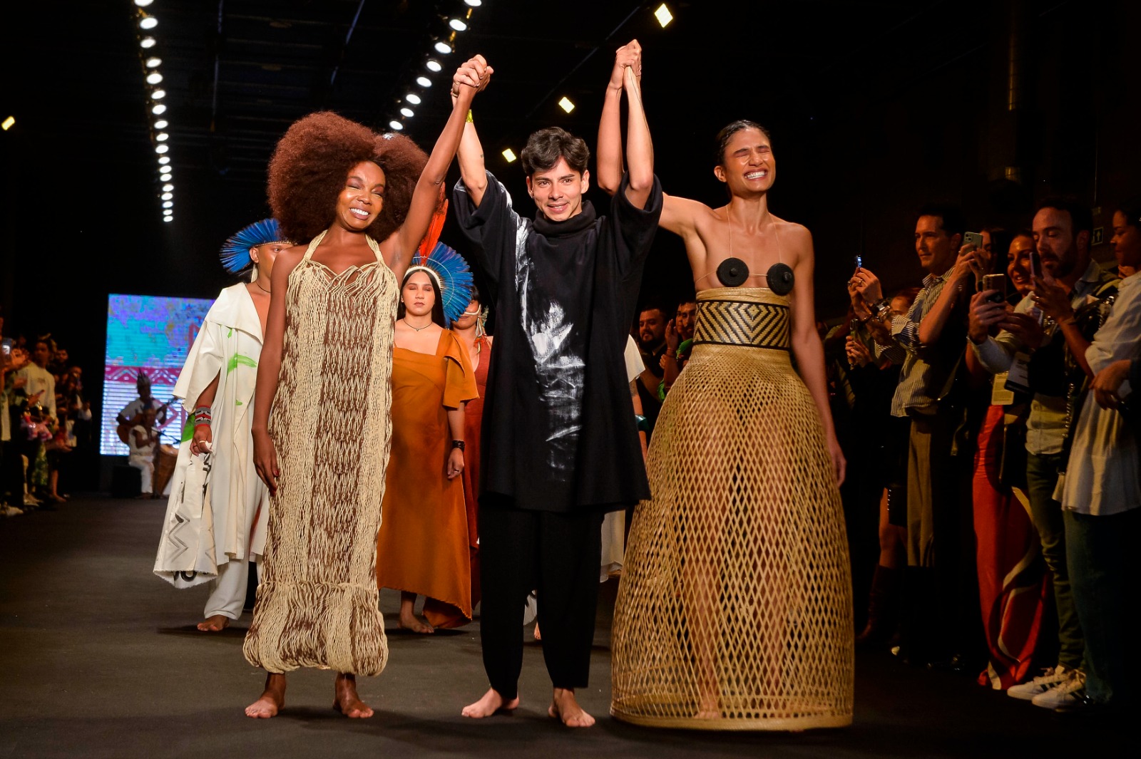 Zaya Guarani e a Ascensão das Modelos Indígenas no Cenário Global