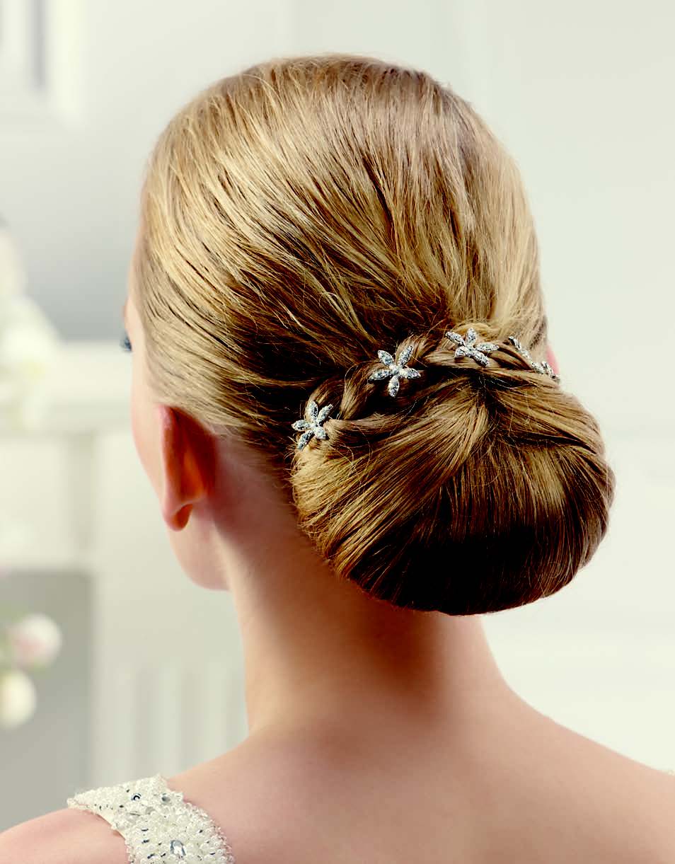 A importância do metal (dourado vs. prata) nos acessórios de noiva