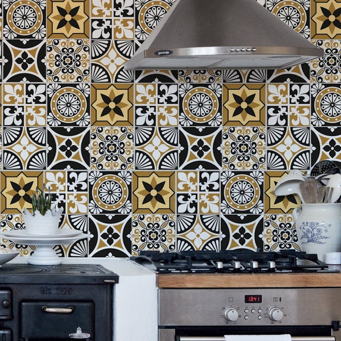 Como aplicar adesivo de azulejo sem bolhas