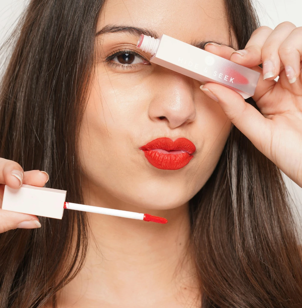 Batons com efeito 'plumping': Vale o risco de alergia?