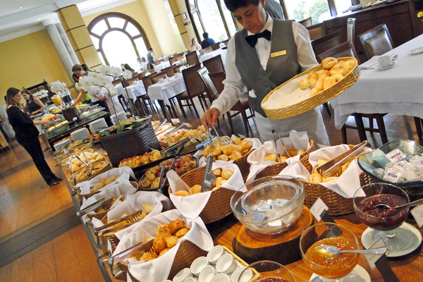 iFood em Hotéis: Como Pedir e Aproveitar seu Delivery na Hospedagem