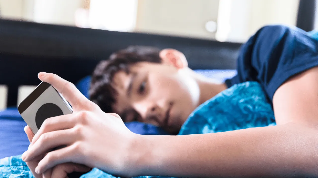 o que causa insônia relacionada ao ambiente