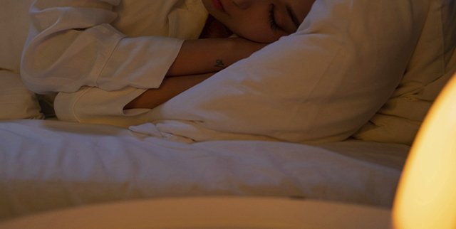 o que causa insônia relacionada ao ambiente