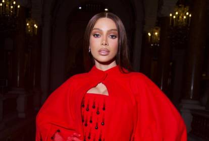 A História por Trás do Look Artemisi de Anitta
