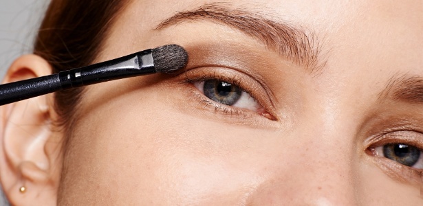 aplicação de primer para sombras.