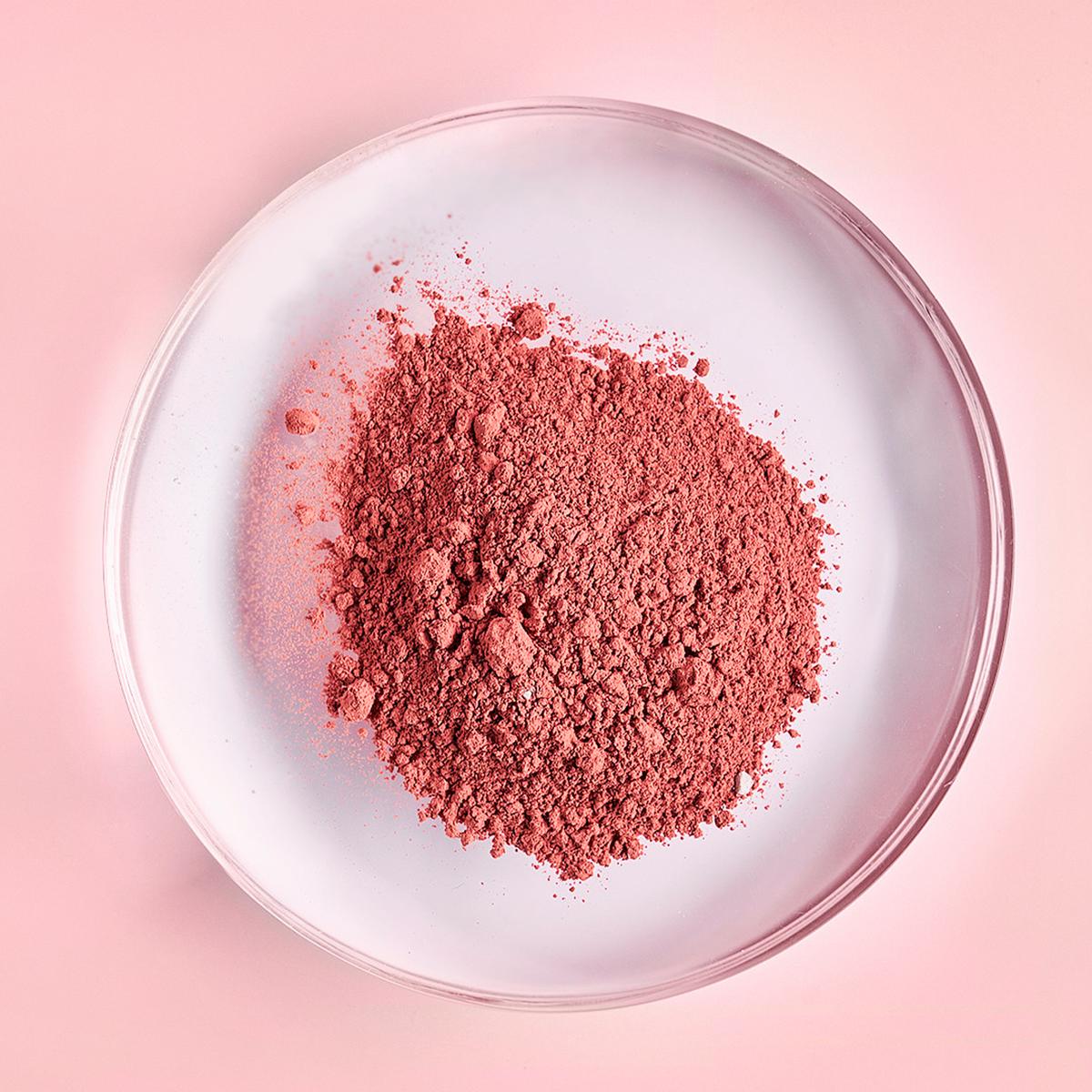 Argila Vermelha: O Segredo Natural para Peles Sensíveis e Maduras