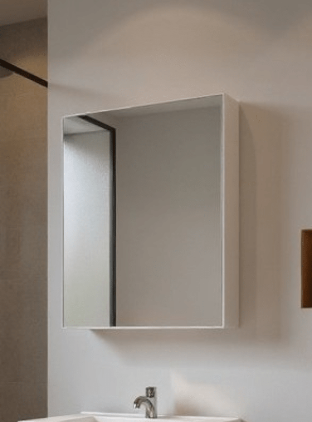 instalação de espelheira de banheiro com armário