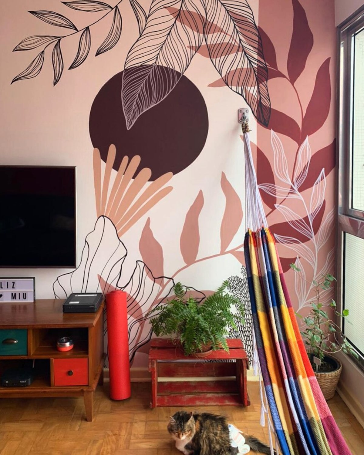 Lettering vs. Grafite: Qual Escolher para Seu Ambiente?