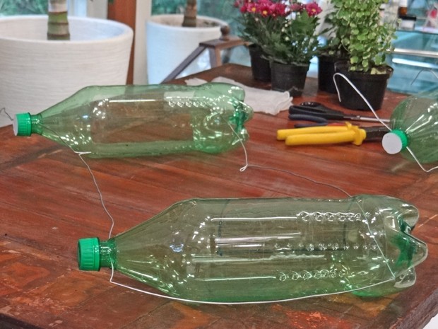 artesanato com garrafa pet em formato de peixe