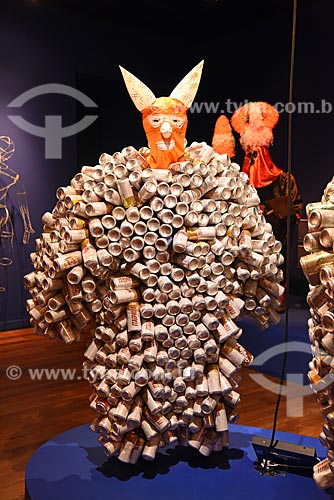 Transforme Latas em Miniaturas e Objetos Úteis: Inspirações e Tutoriais