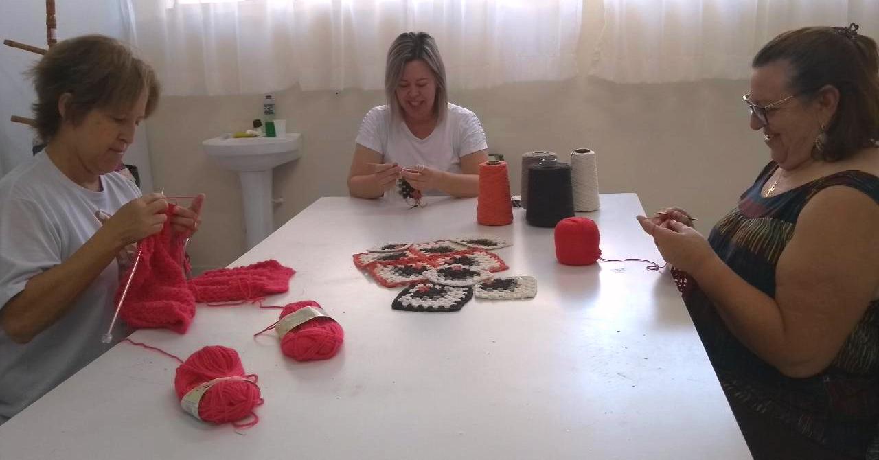 qual a diferença entre artesanato e arteterapia