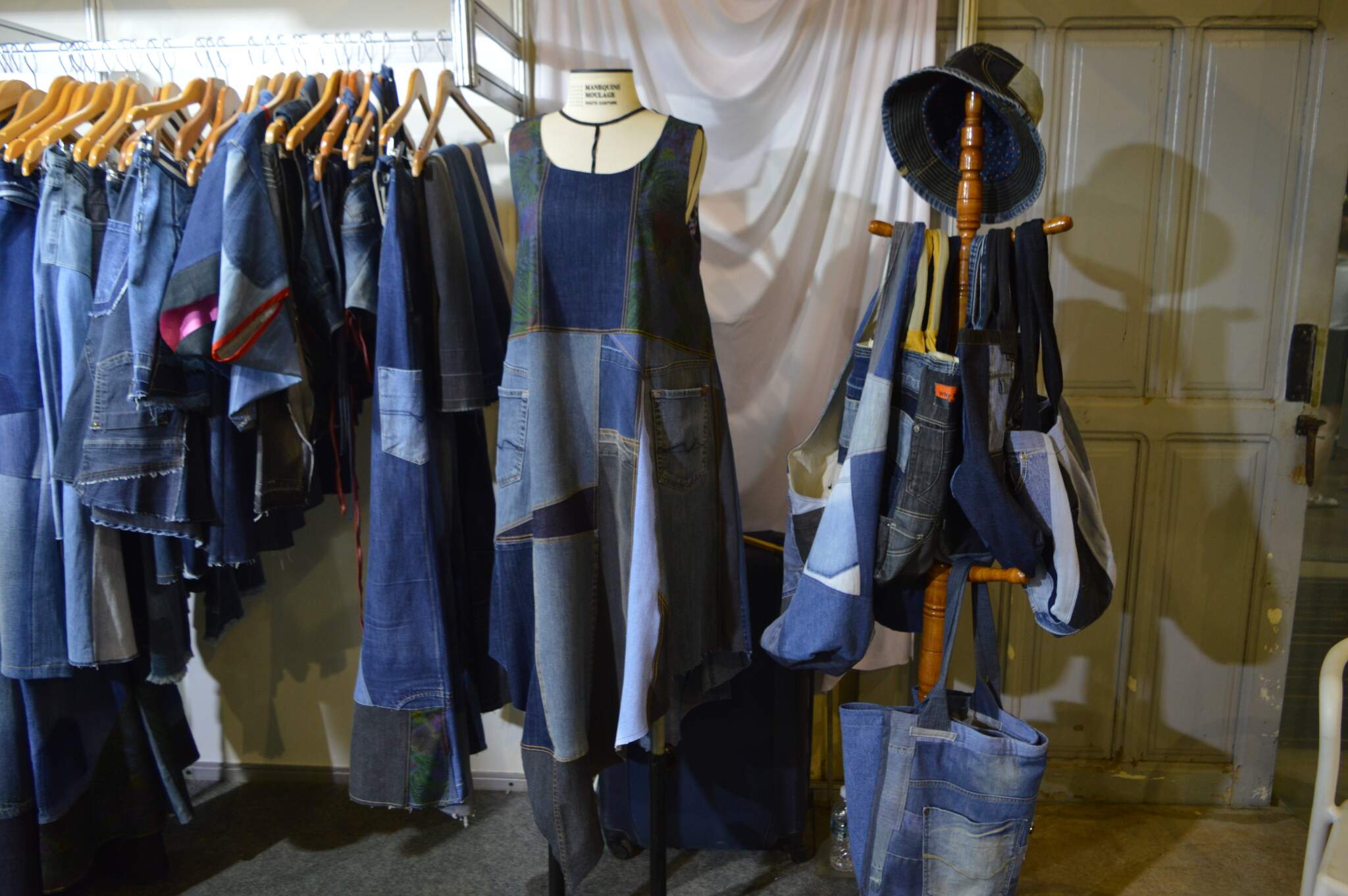 artesanato de upcycling de roupas