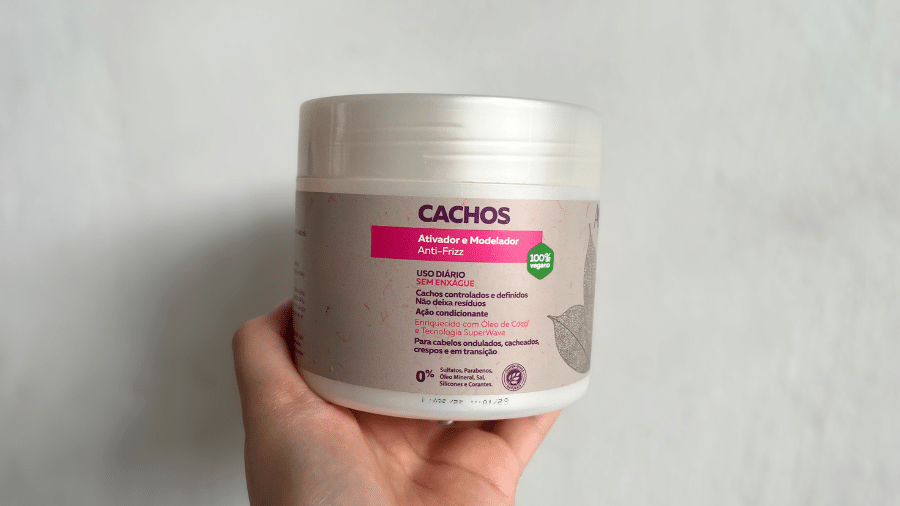 Ativador de Tapioca: O Segredo para Cachos Definidos em Cabelos Crespos